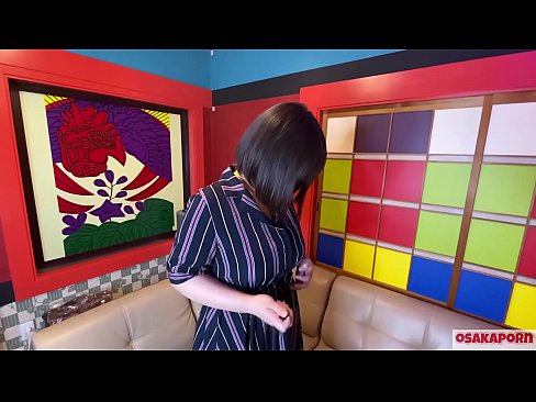 ❤️ Mrembo wa Kijapani mwenye matiti makubwa anapiga punyeto kwa kutumia midoli ya ngono na anakuwa na mshindo. Anazungumza katika mahojiano kuhusu uzoefu wake wa kutisha. Matiti makubwa na pussy yenye nywele ikiomboleza kwa sauti kubwa. Osakaporn Pono ❌️